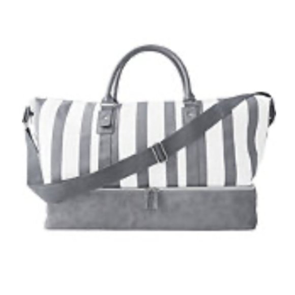 Ulta Beauty Handbags - 💕SOLD💕 Ulta Duffel Bag